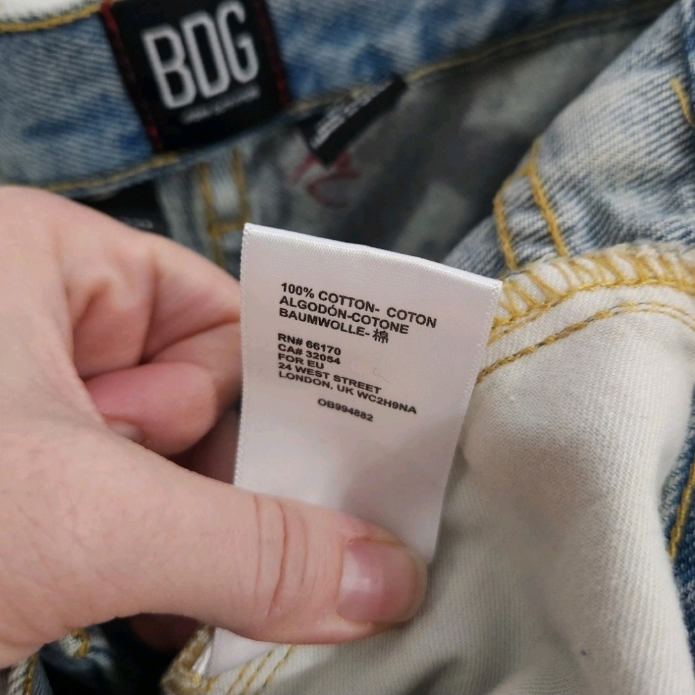 Nwt BDG bootcut denim jeans relaxed fit distressed grunge women size 34 - Picture 2 of 12
